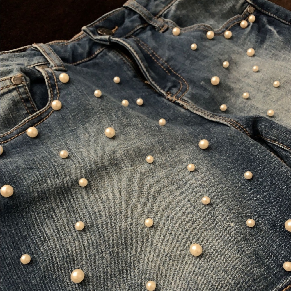 Shorts with beads